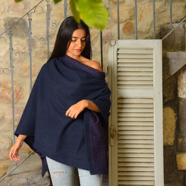 Alternative view of Kerbat Flowers Poncho