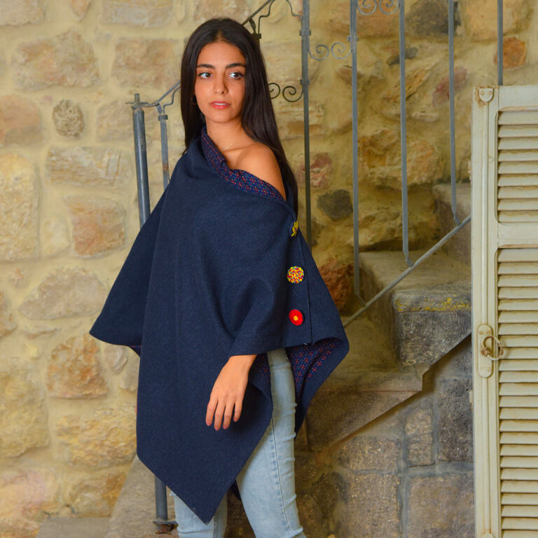 Kerbat Flowers Poncho