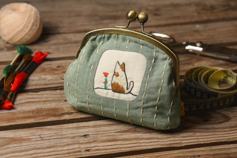The Cat & Flower Pouch