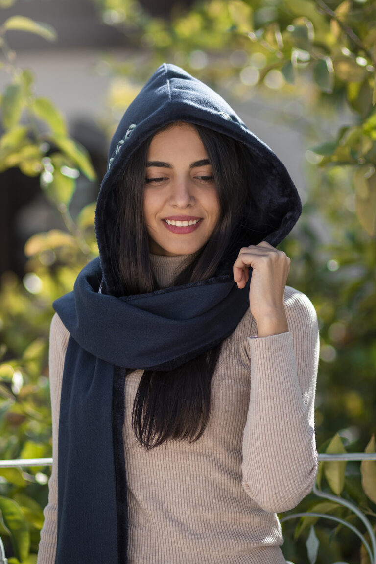 Idelbi Hoodie Scarf