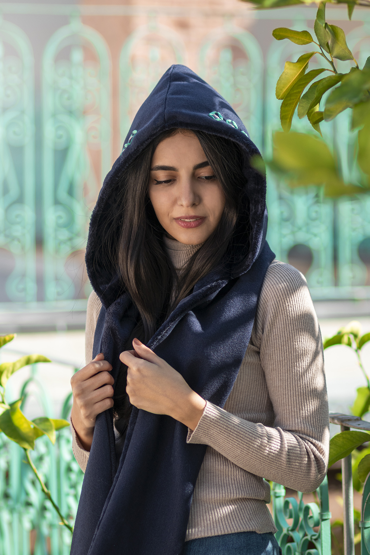 Idelbi Hoodie Scarf