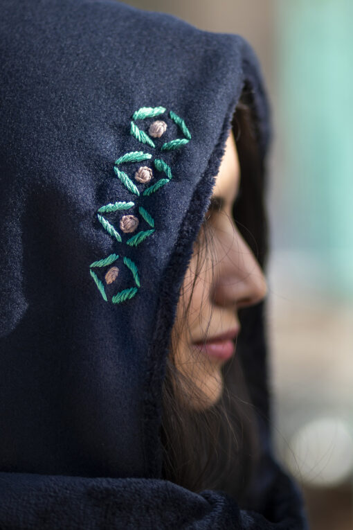 Idelbi Hoodie Scarf - Image 4