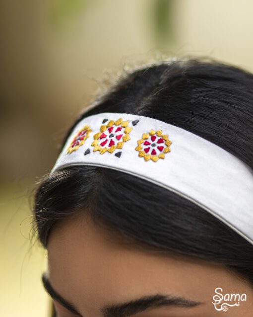 White Mosaic Hair Set - Image 5
