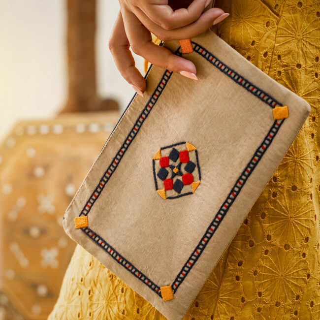 Alternative view of Beige Mosaic Pouch 2