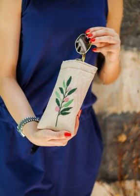 Beige Idelbi Glass Pouch