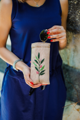 Beige Idelbi Glass Pouch