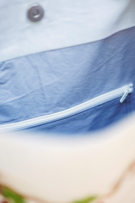 White Derani Bag - Image 4