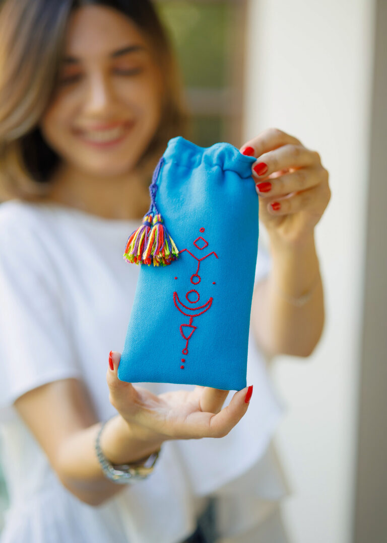 Torques Kerbati Glass Pouch