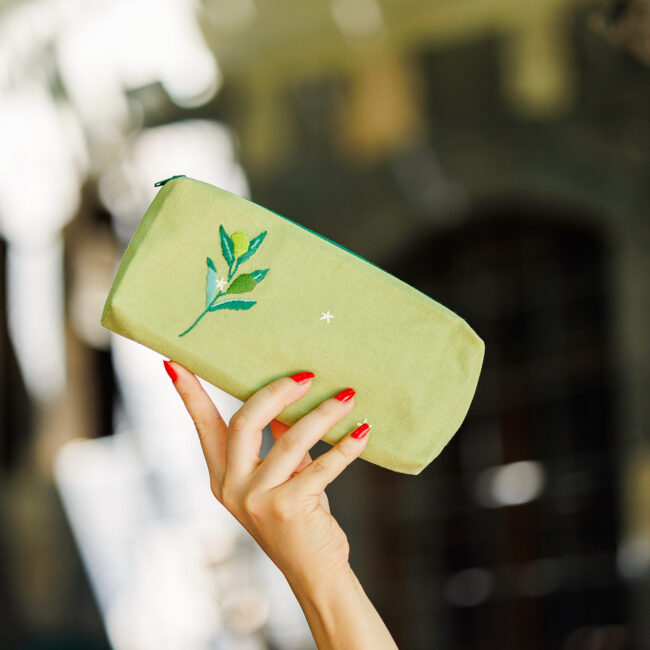 Alternative view of Green Idelbi Pouch