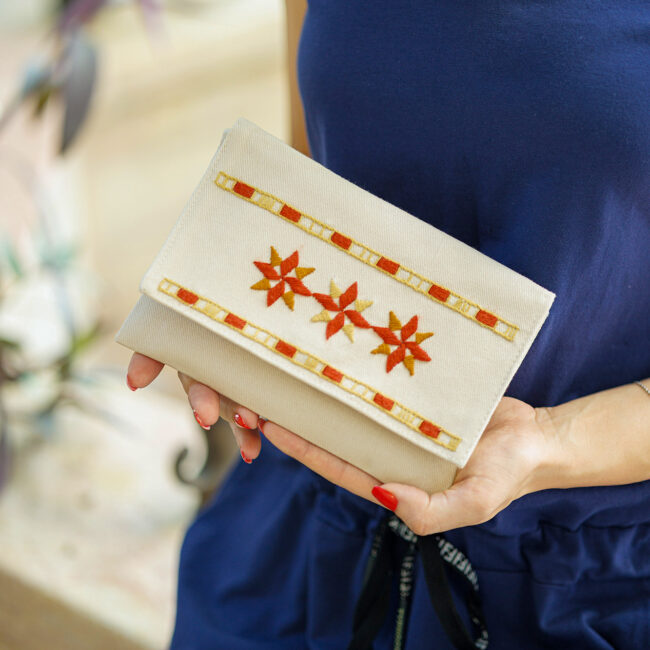 Alternative view of Off White Mosaic Pouch