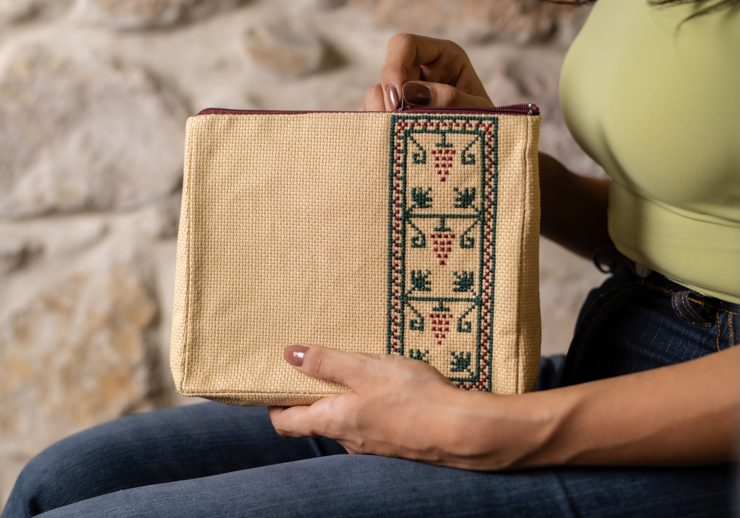 Etamin Derani Pouch - Image 4