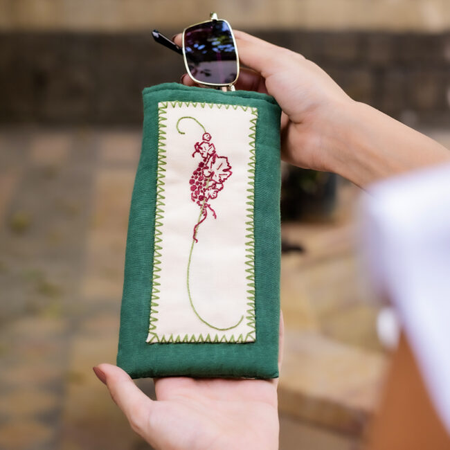 Green Derani Glass Pouch